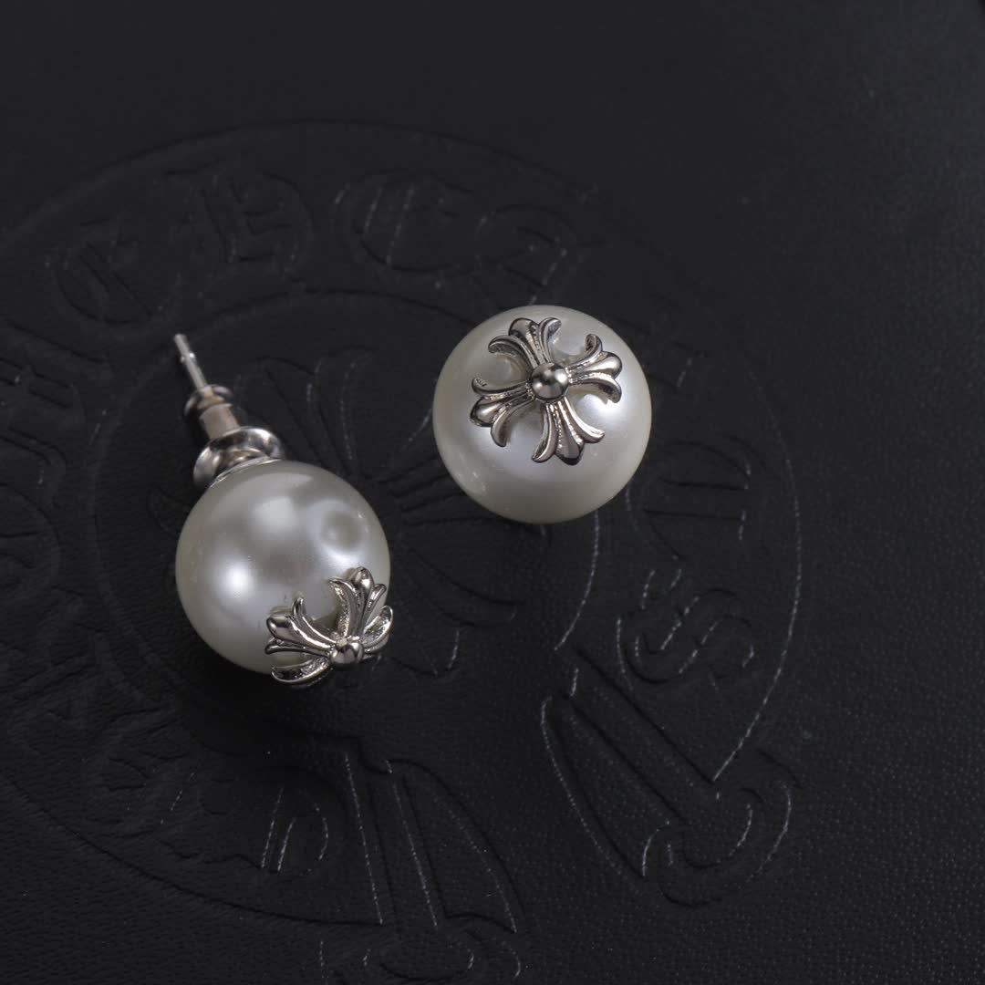 Chrome Hearts Classic Pearl Stud Earrings